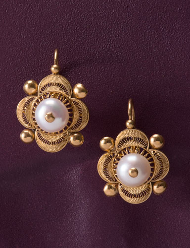 Pearl Boton de Tortuga Earrings