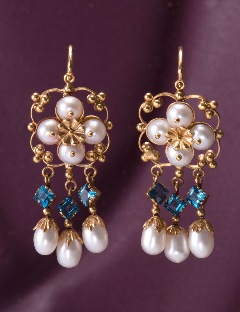 Blue Topaz and Pearl Nubes Earrings Blue Topaz and Pearl Nubes Earrings