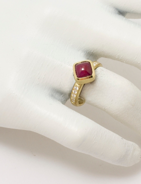 Pillow Top Ruby Be Mine