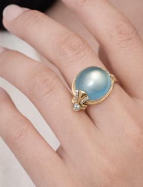 Aquamarine Scallop Ring with Diamonds