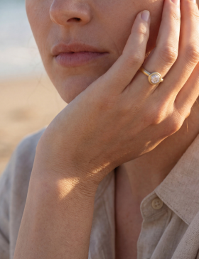 Brilliant Round Diamond Kashmir Ring