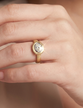 Oval Diamond Kashmir Ring